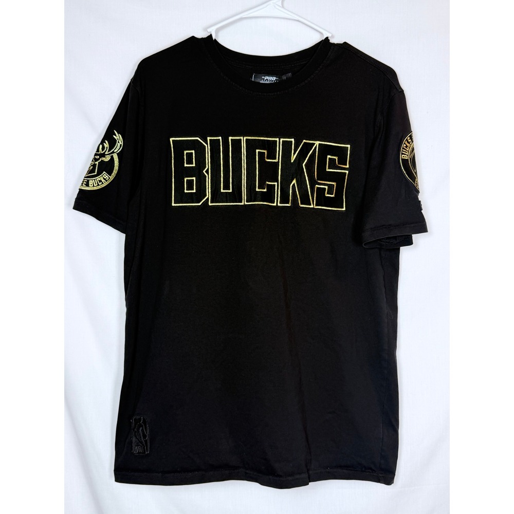 Pro Standard Milwaukee Bucks NBA T-Shirt Mens Small Black Gold Embroidered Patch